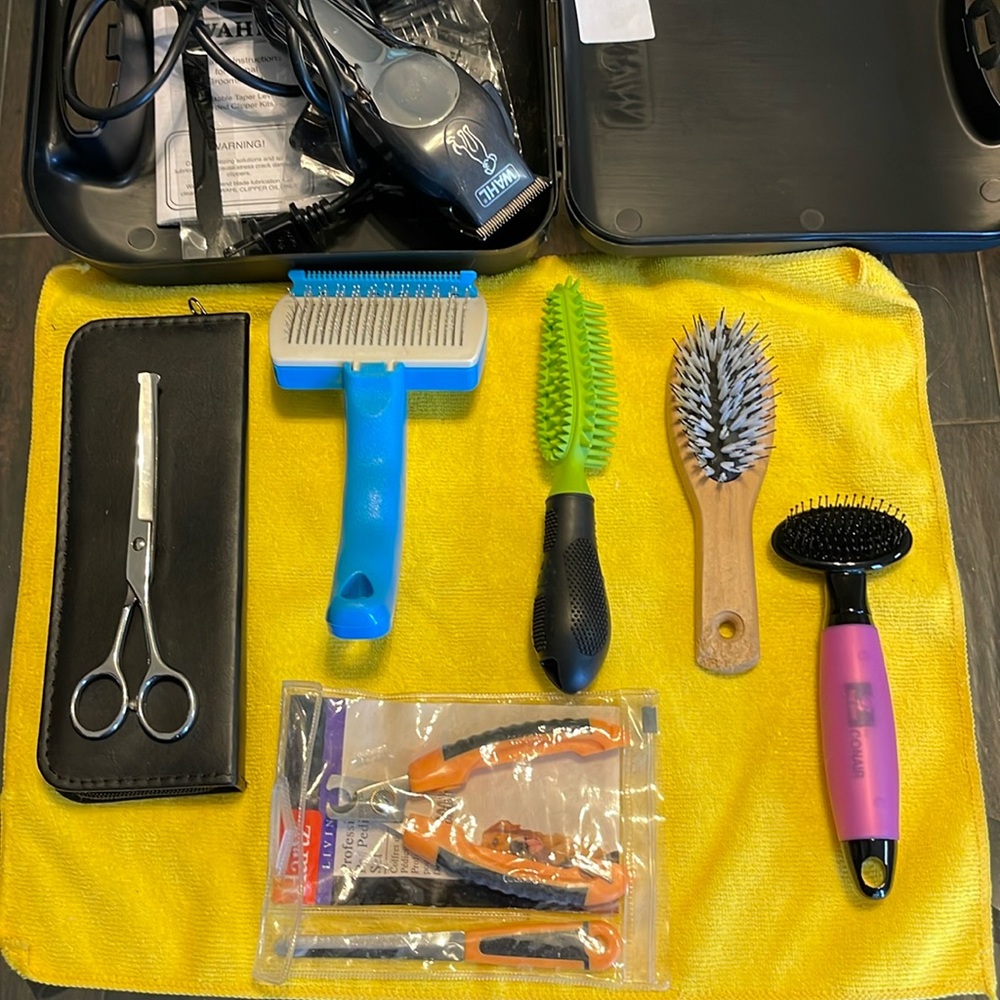 Pet grooming supplies